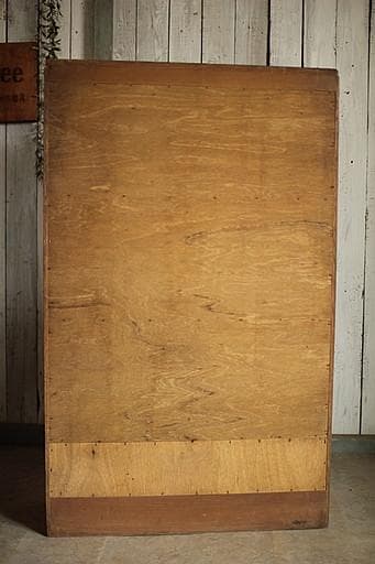 素敵な雰囲気の木枠ガラス戸棚　引き出し2杯