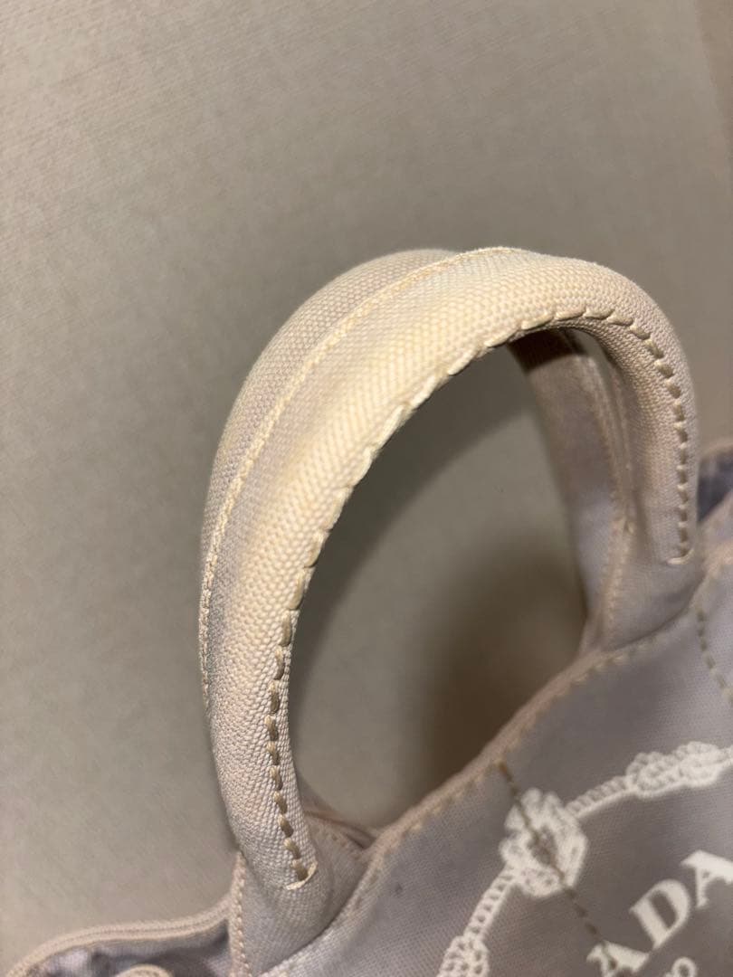 PRADA グレー ショルダーバッグ