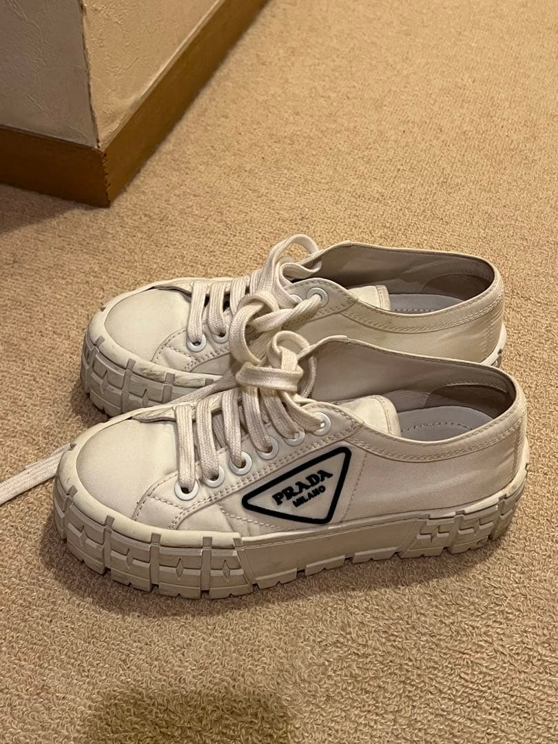 【PRADA】定価14万円スニーカー22.5-23cm