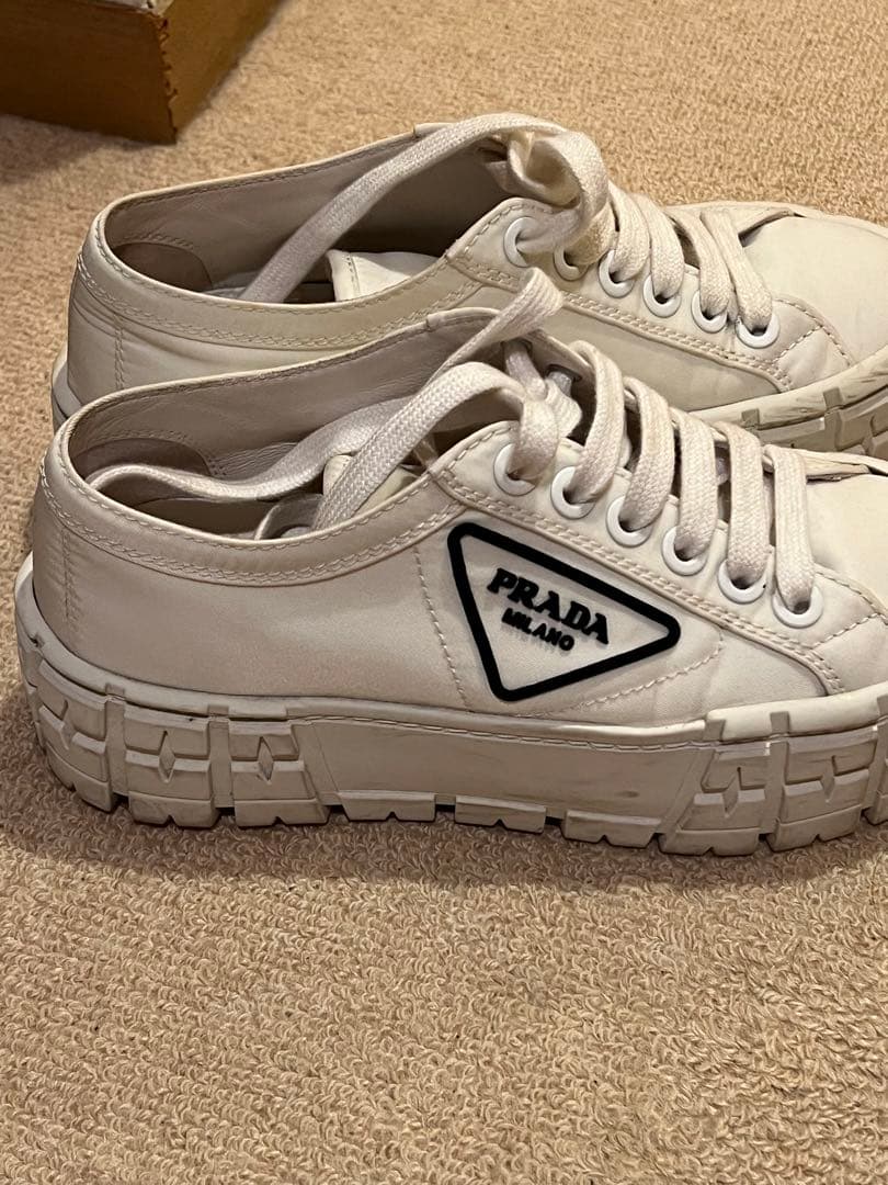 【PRADA】定価14万円スニーカー22.5-23cm