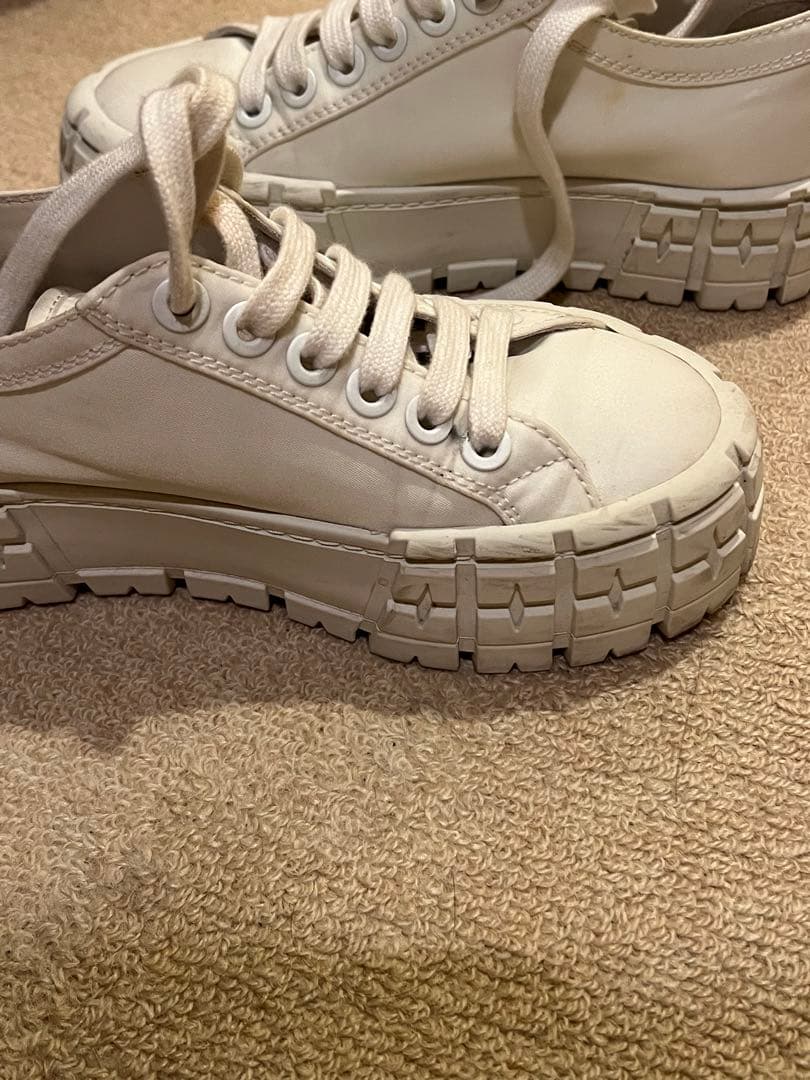 【PRADA】定価14万円スニーカー22.5-23cm