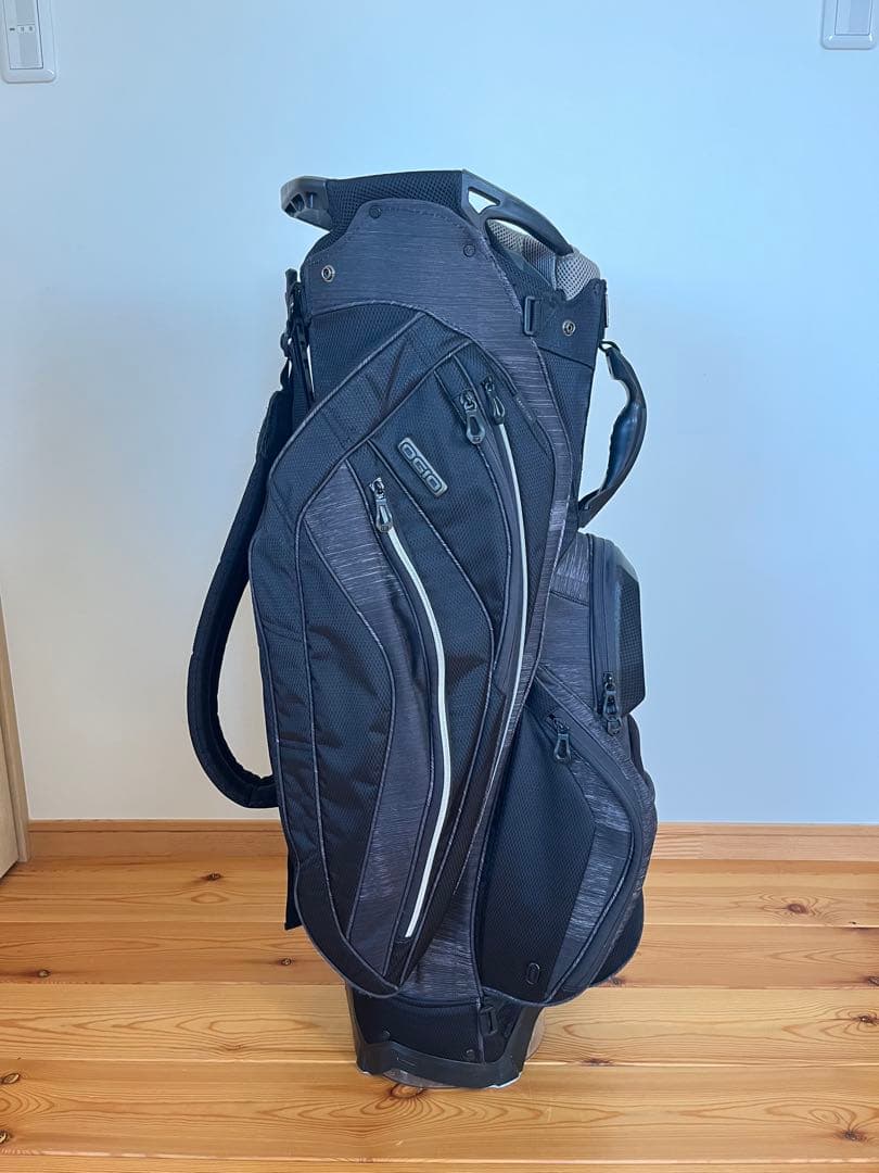 OGIO オジオ ゴルフバッグ キャディバッグ 黒 多機能ポケット付き
