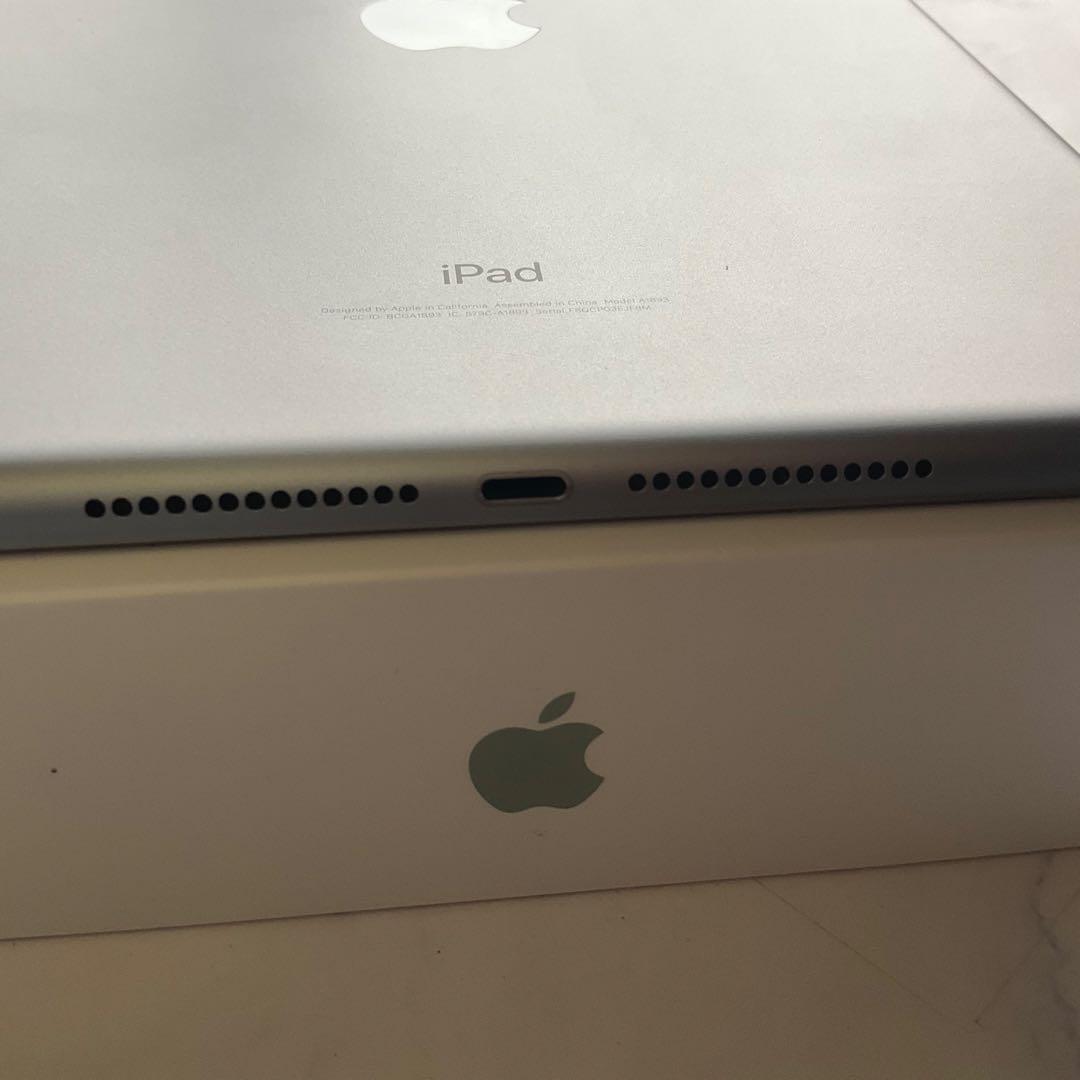 【極美品】Apple iPad 第6世代 Wi-Fi 32GB