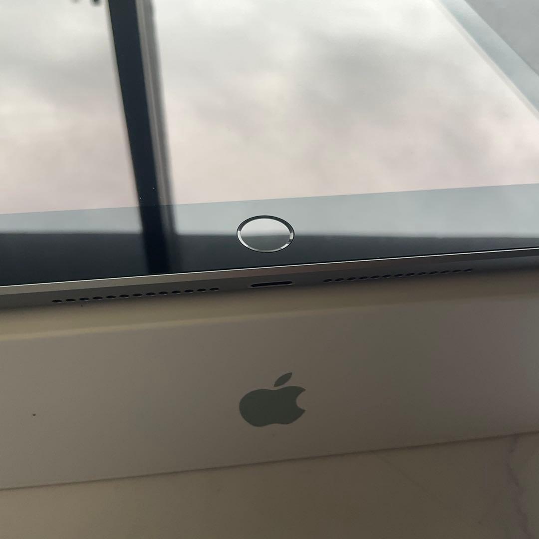 【極美品】Apple iPad 第6世代 Wi-Fi 32GB