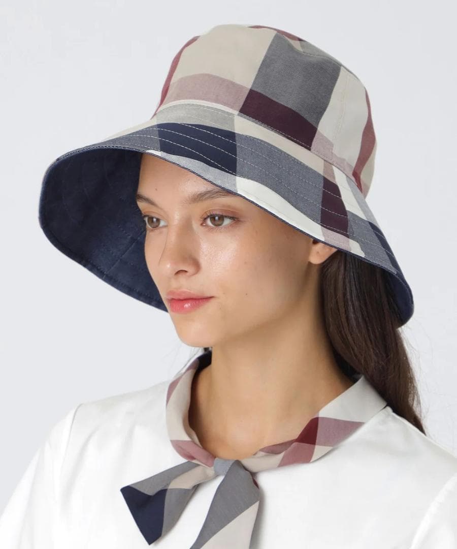 ブルーレーベルクレストブリッジ リバーシブル つば広バケットハット / 帽子