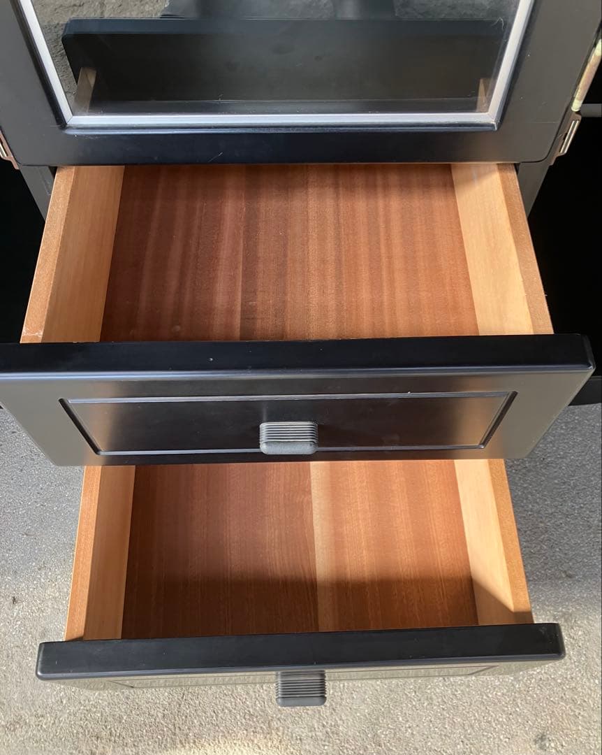 【★Boss★】大容量 ガラス扉付き食器棚 ブラック