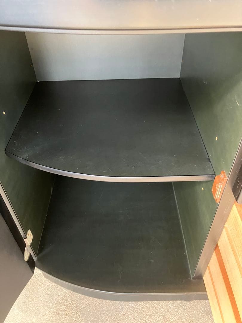 【★Boss★】大容量 ガラス扉付き食器棚 ブラック