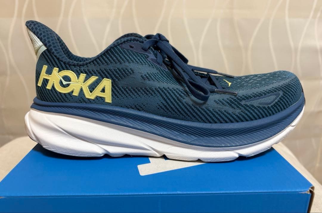 【中古美品】HOKA クリフトン9 ランニングシューズ 26.0cm