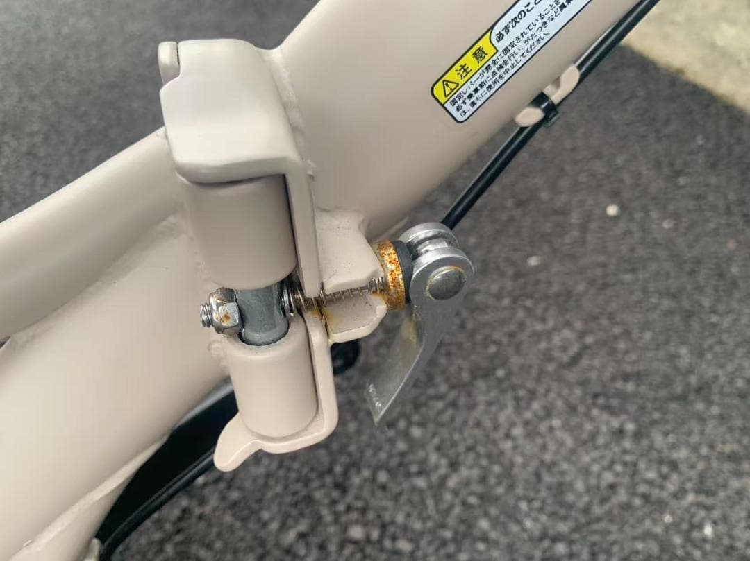 防犯登録無料！折りたたみ26インチ　電動アシスト自転車 通勤通学モデル　ベージュ