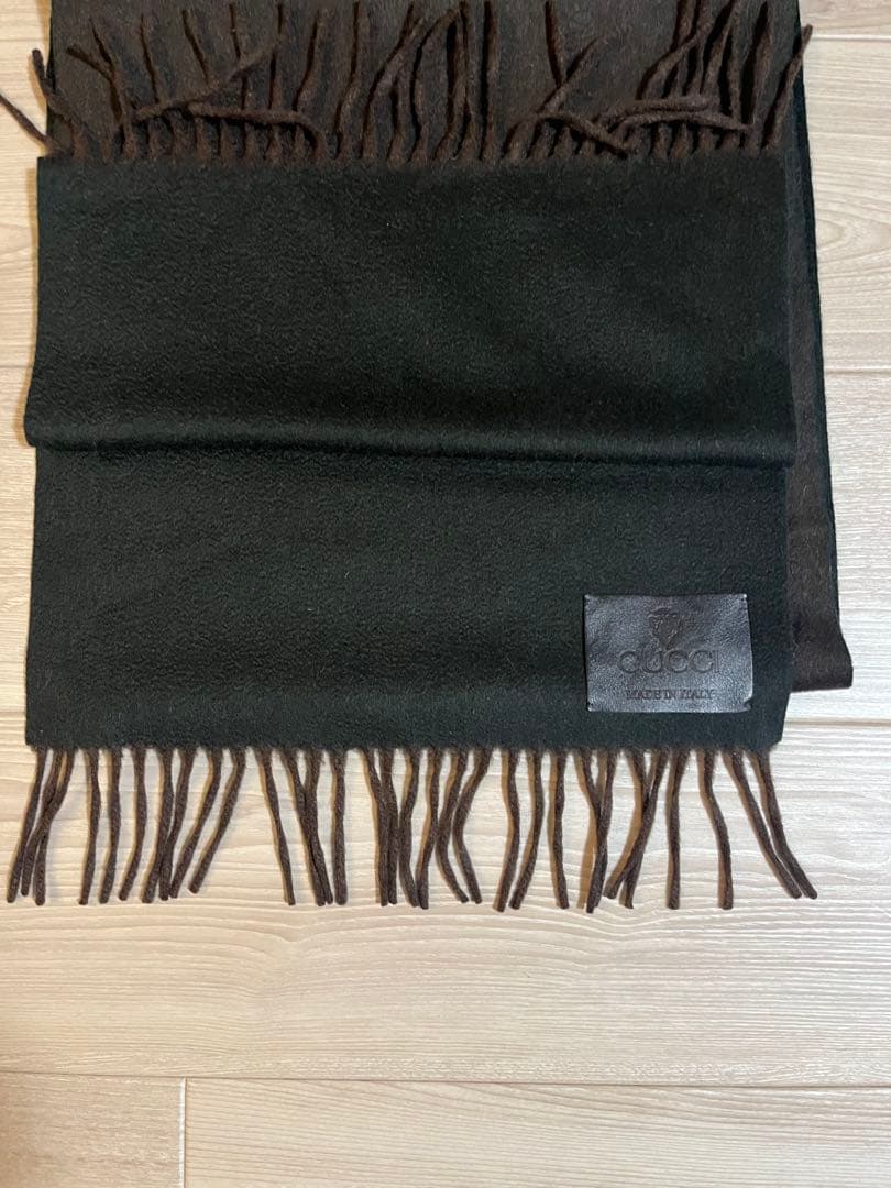 GUCCI ダークブラウン マフラー