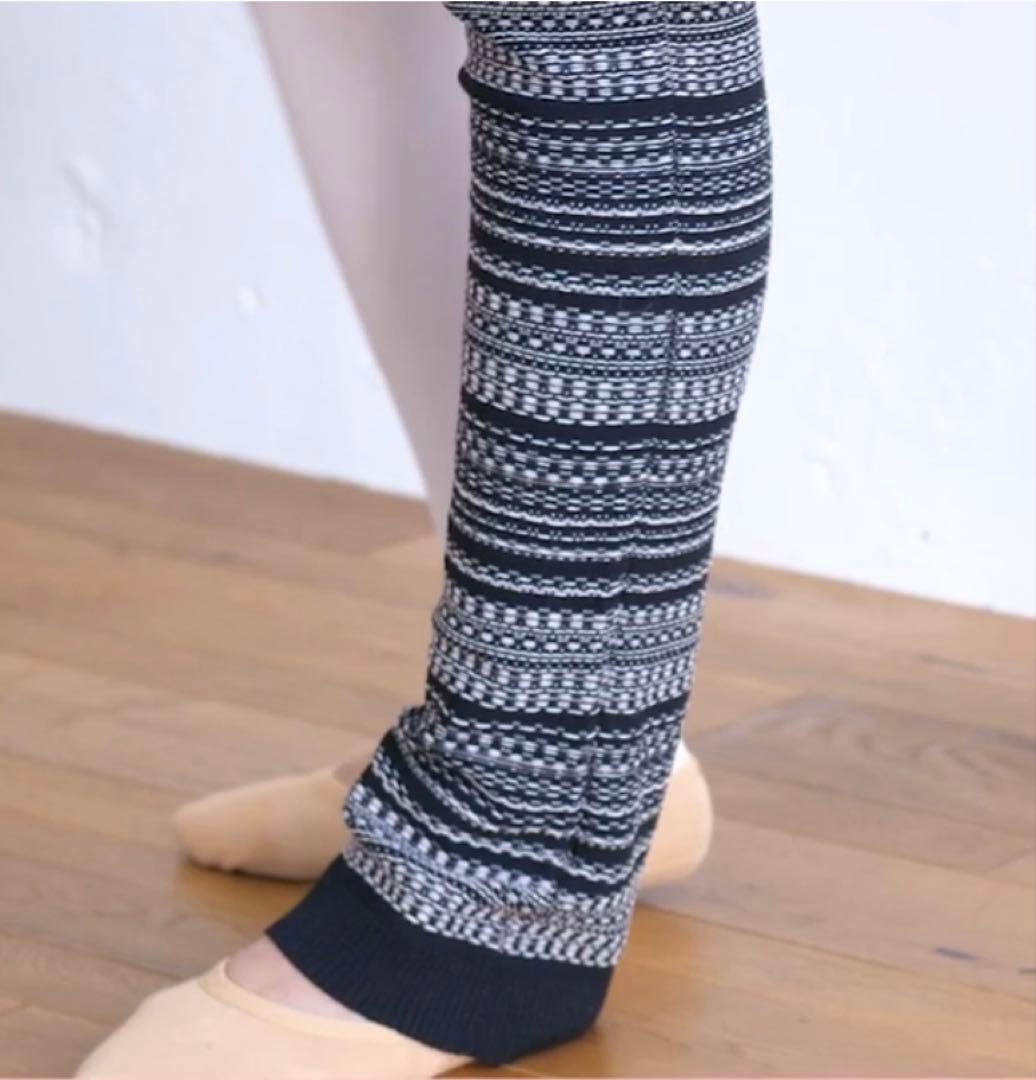 stina レッグウォーマー　ブラック×ピンク