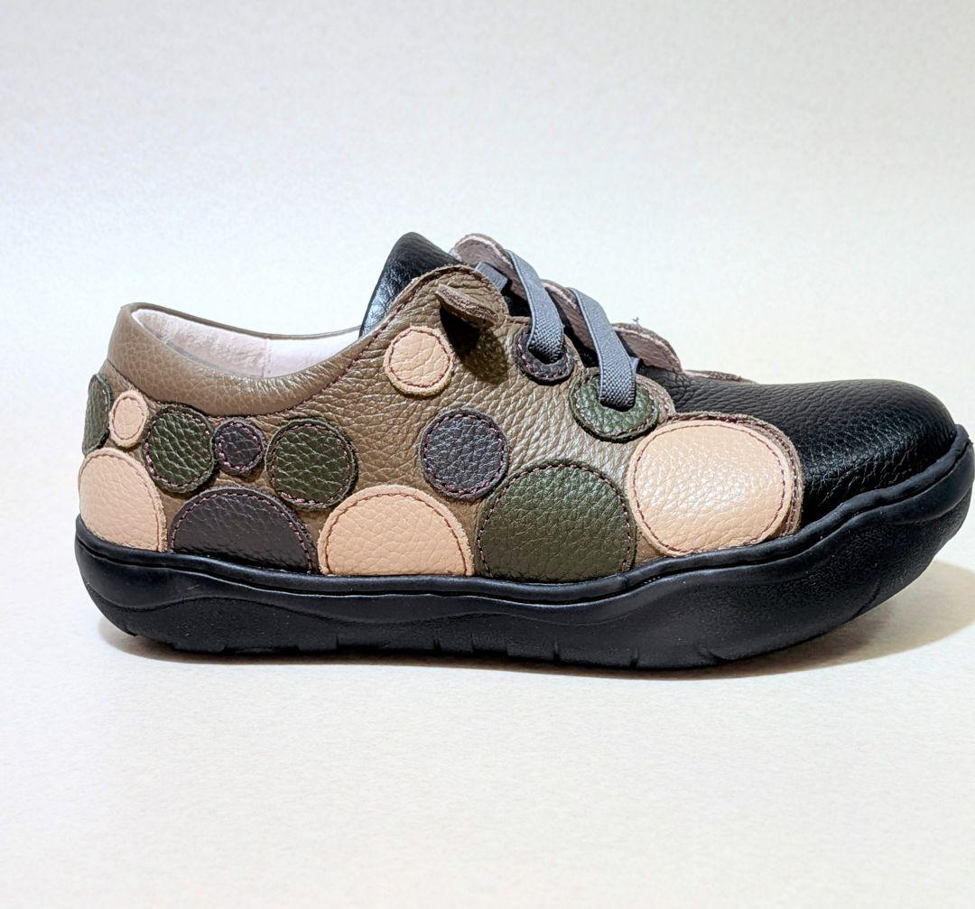 『新品・未使用』エスタシオン本革ドット柄スリッポンスニーカーSSサイズ