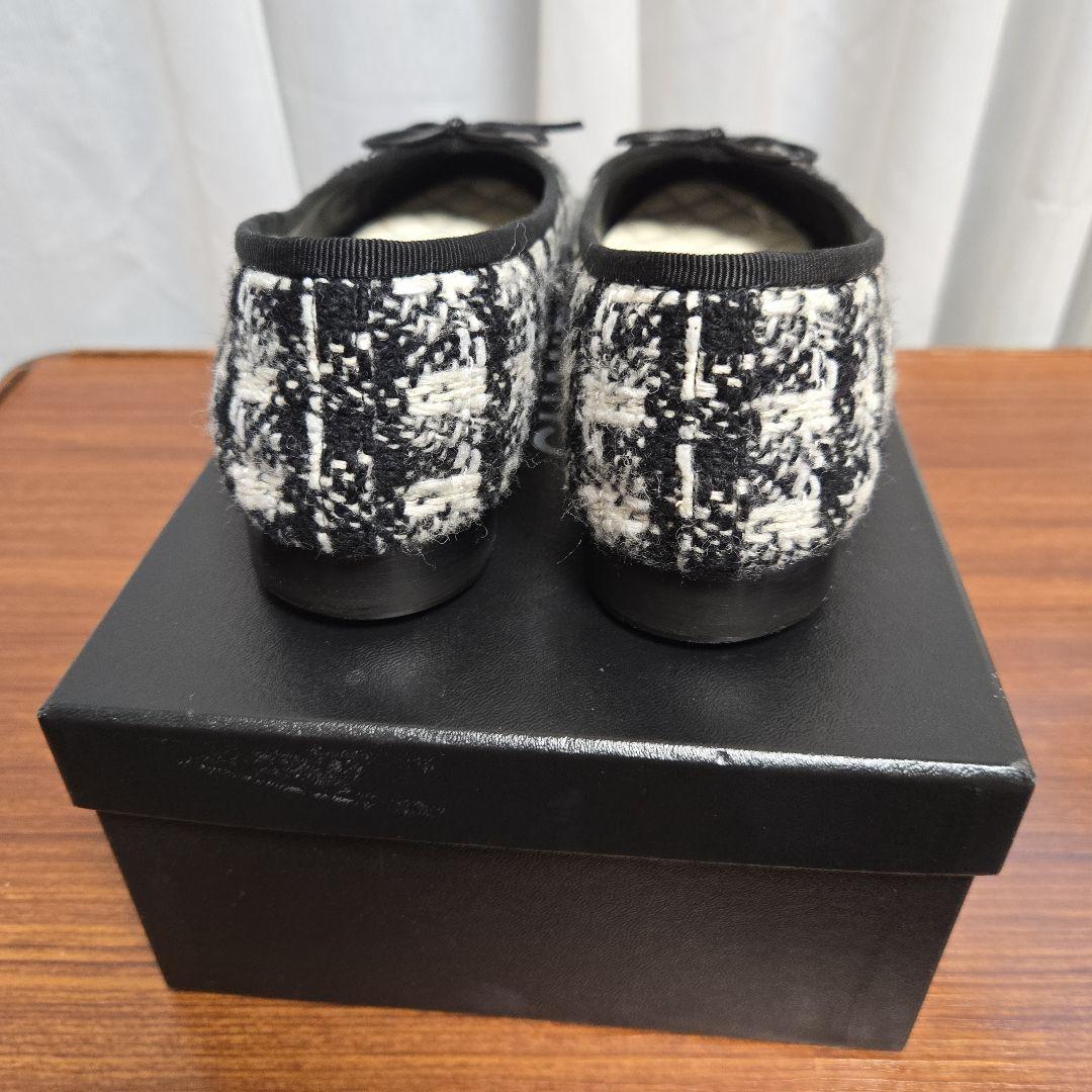 CHANEL フラットシューズ 37.5 ブラック・ホワイト