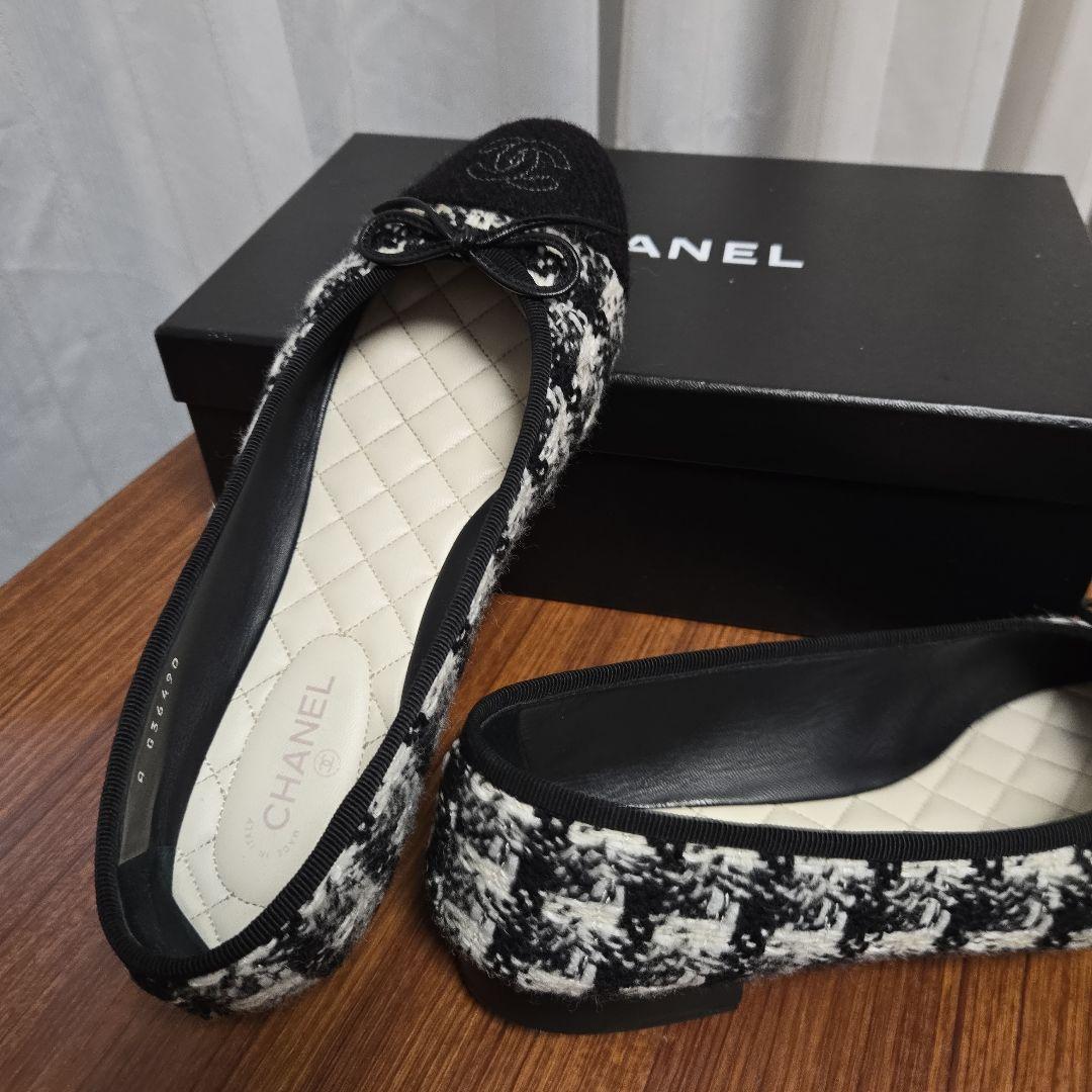 CHANEL フラットシューズ 37.5 ブラック・ホワイト
