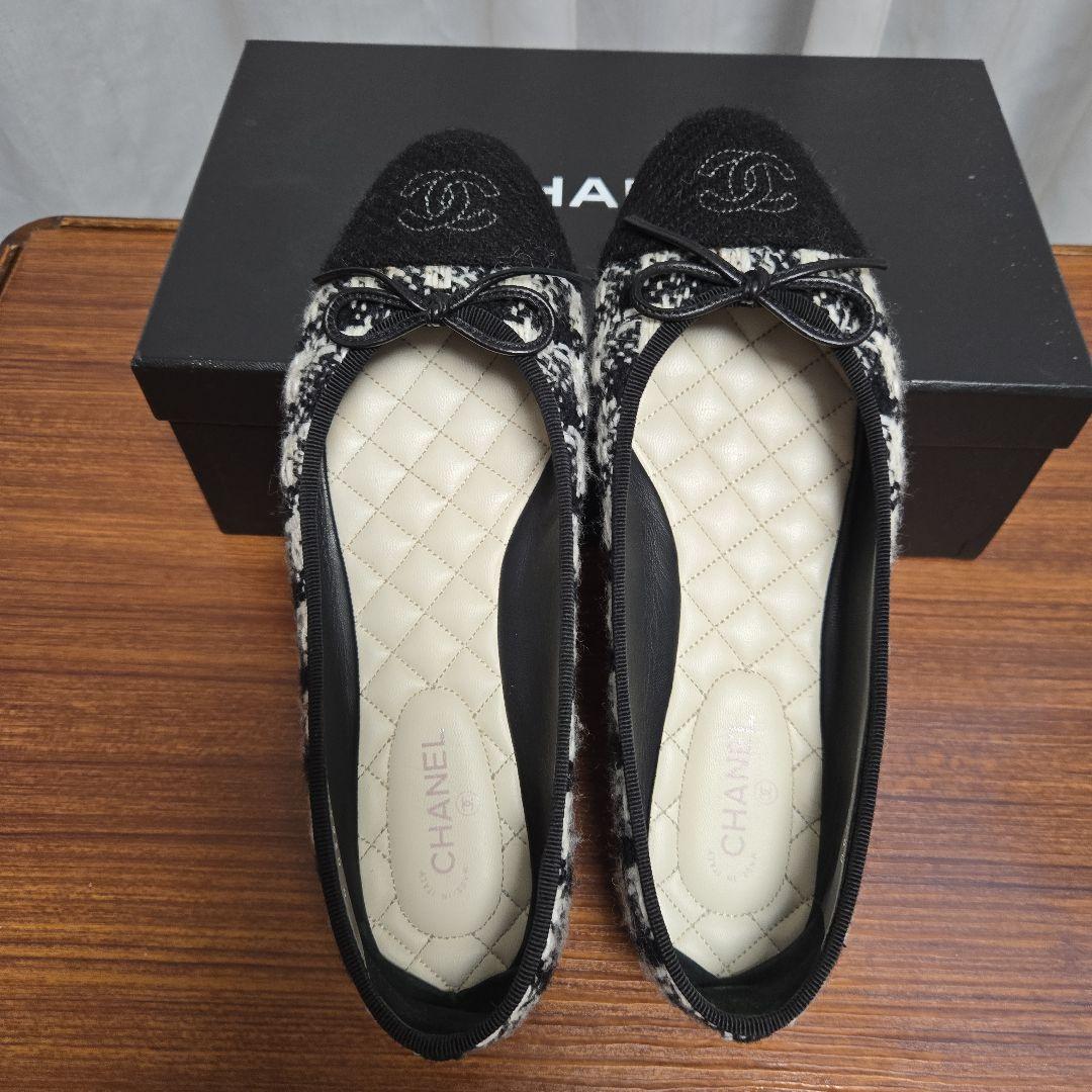CHANEL フラットシューズ 37.5 ブラック・ホワイト
