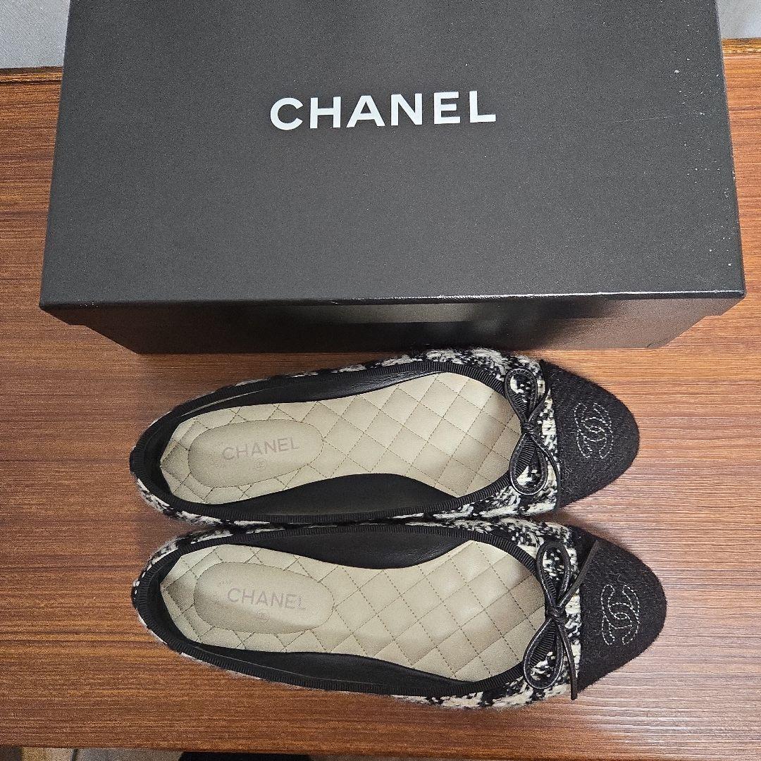 CHANEL フラットシューズ 37.5 ブラック・ホワイト