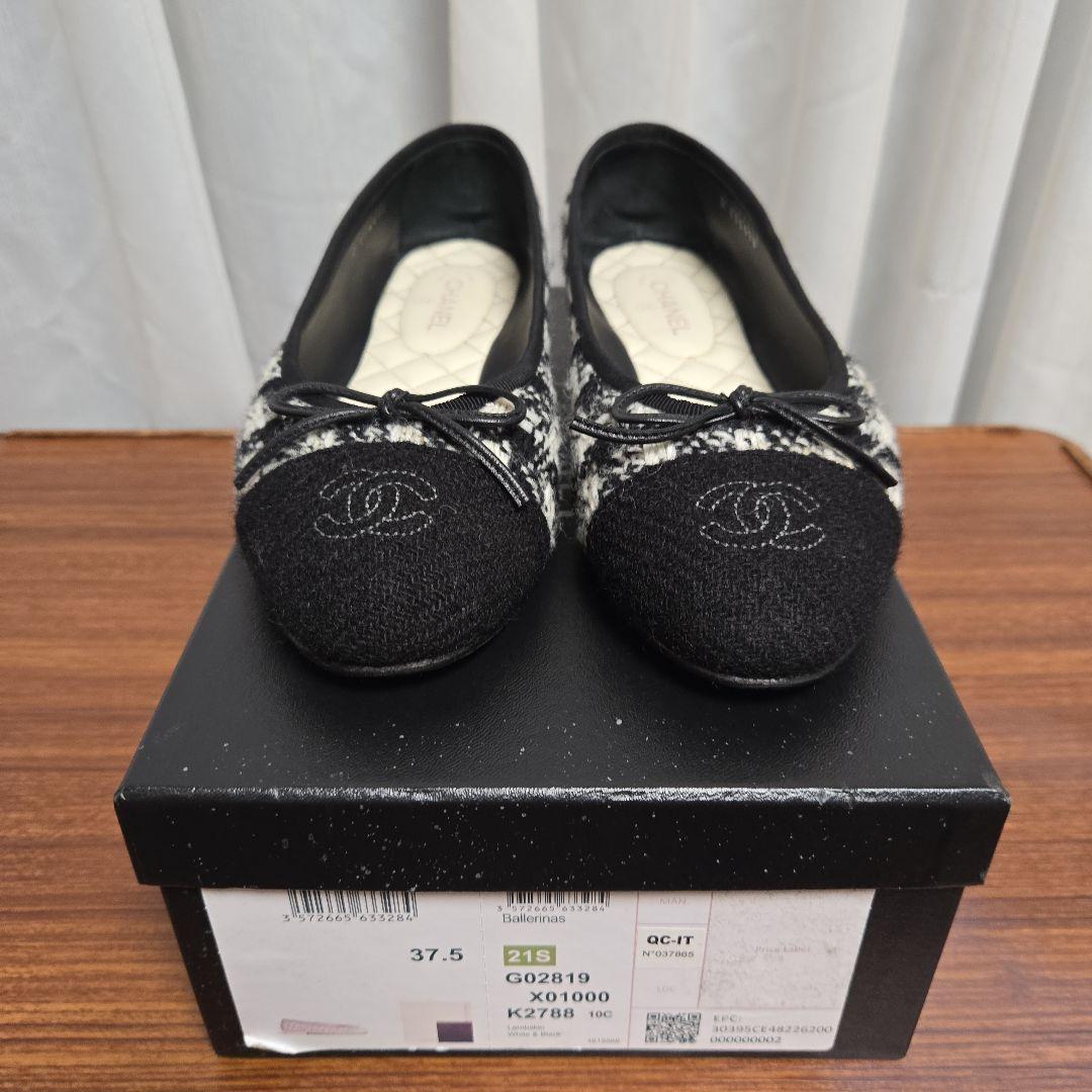 CHANEL フラットシューズ 37.5 ブラック・ホワイト