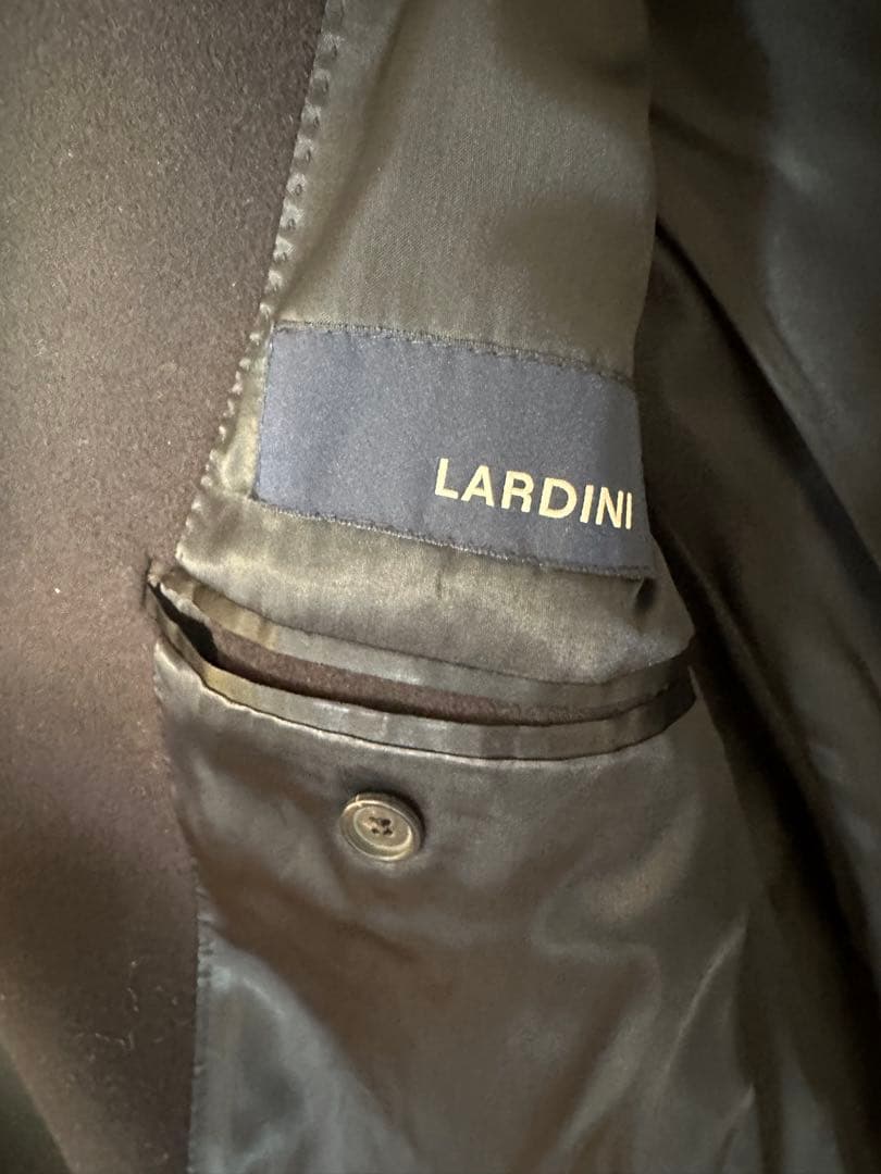 LARDINI チェスターコート 花ブローチ付き