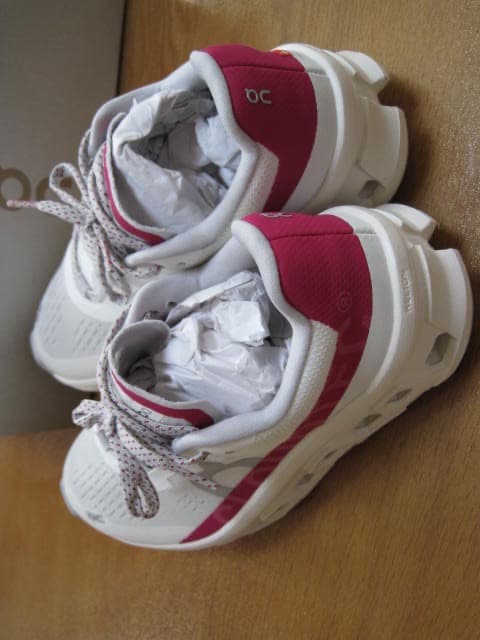 新品同様　オン On Cloudmonster クラウドモンスター 23cm