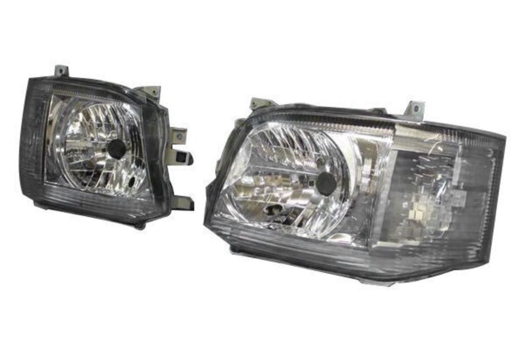 200系3型ハイエースバン ハロゲンヘッドライト 社外新品箱付き