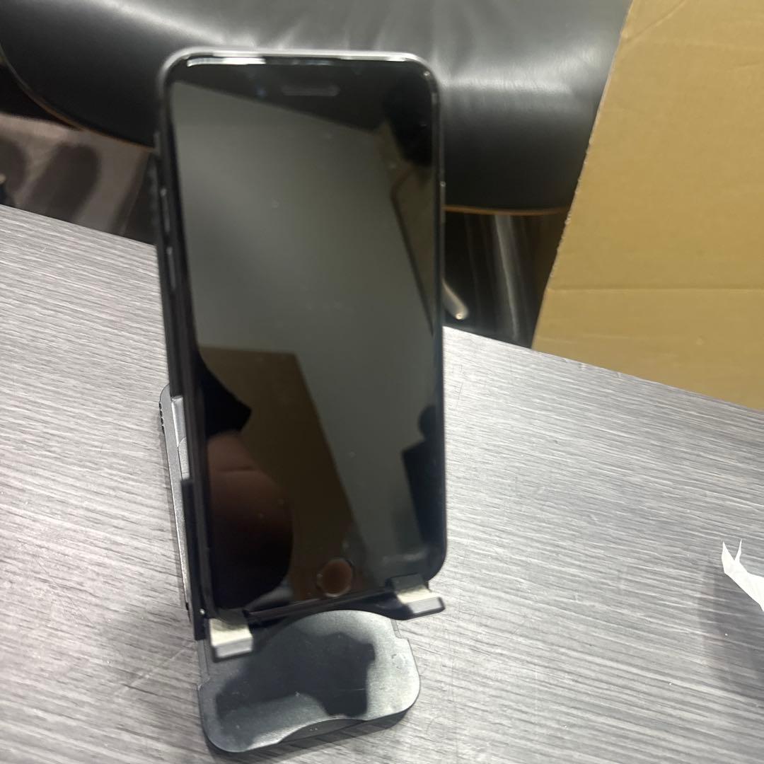 Apple iPhone 8 スペースグレー 本体64GB SIMフリー 333