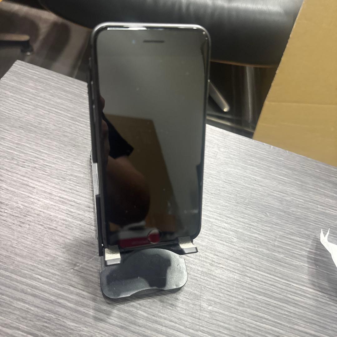 Apple iPhone 8 スペースグレー 本体64GB SIMフリー 333