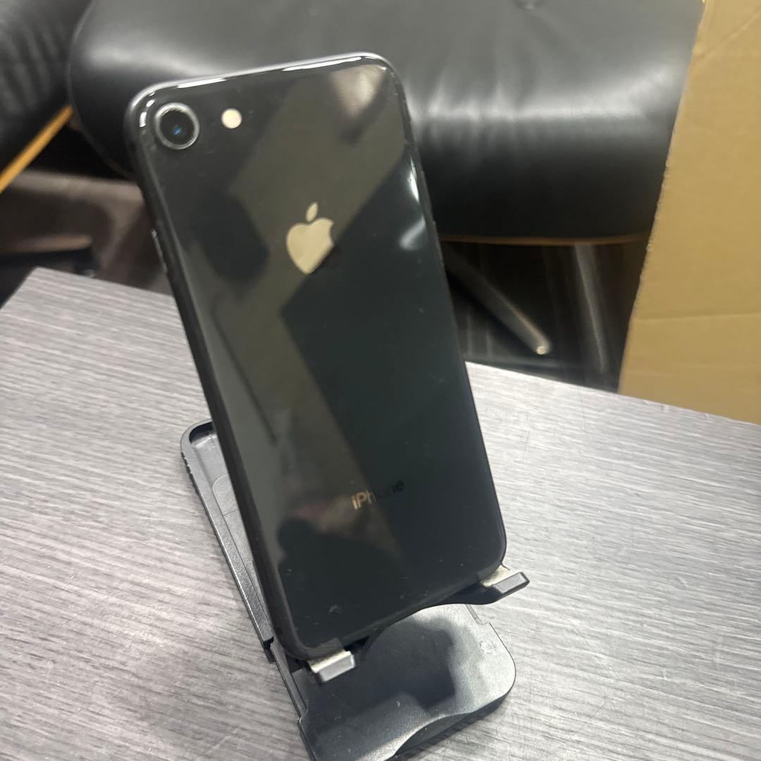 Apple iPhone 8 スペースグレー 本体64GB SIMフリー 333