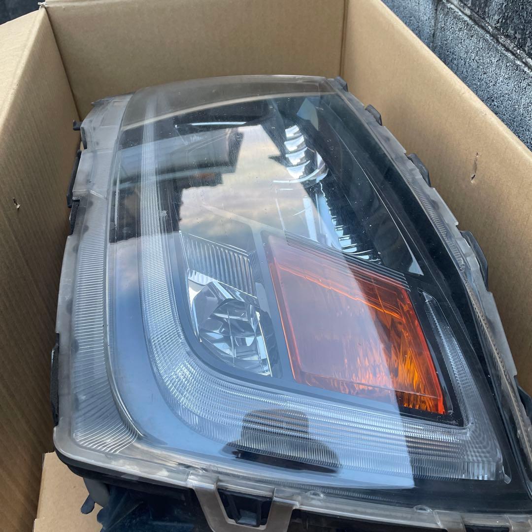 日野中型車 Fr左ヘッドライト