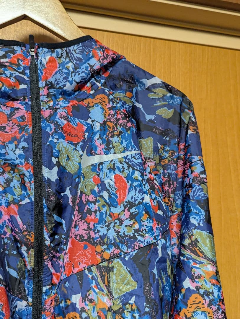 ナイキ ウィンドランナー プリンテッドフーディー