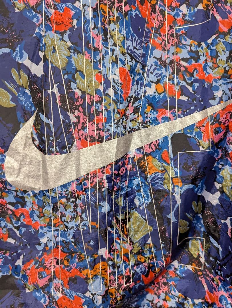 ナイキ ウィンドランナー プリンテッドフーディー