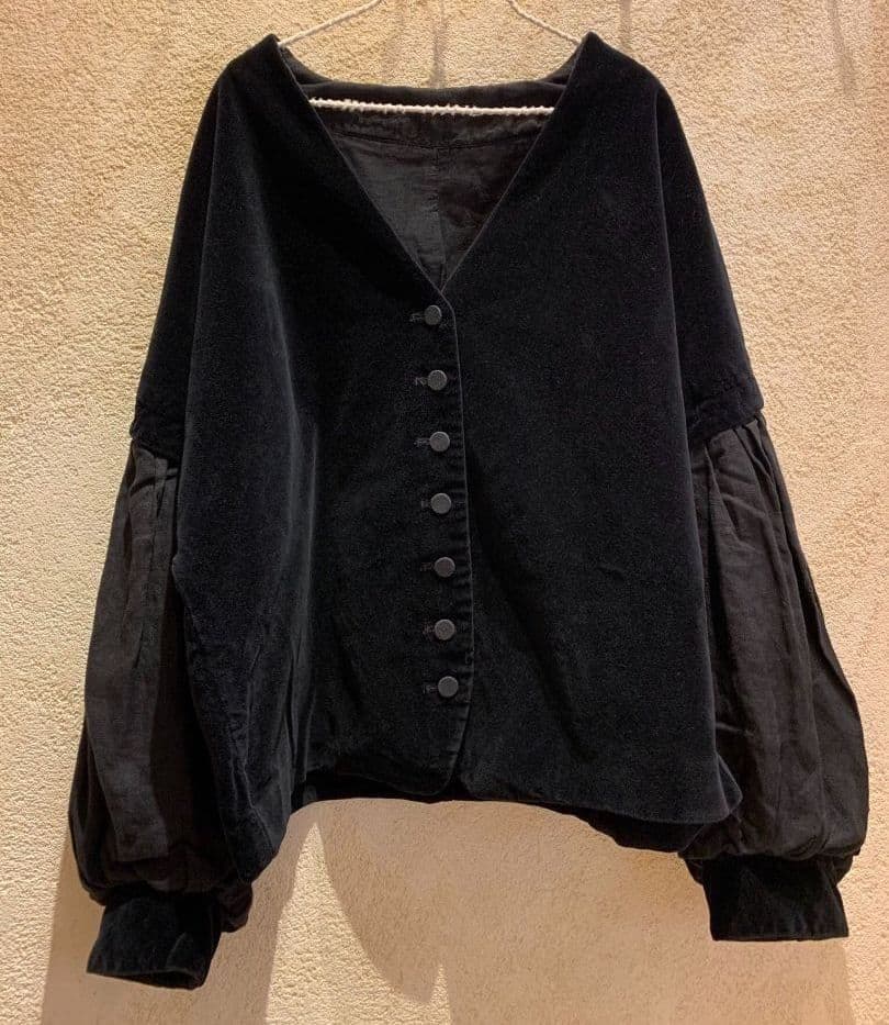 新品、タグ、替えボタン有り ネストローブ コットンベルベットサーバントジャケット