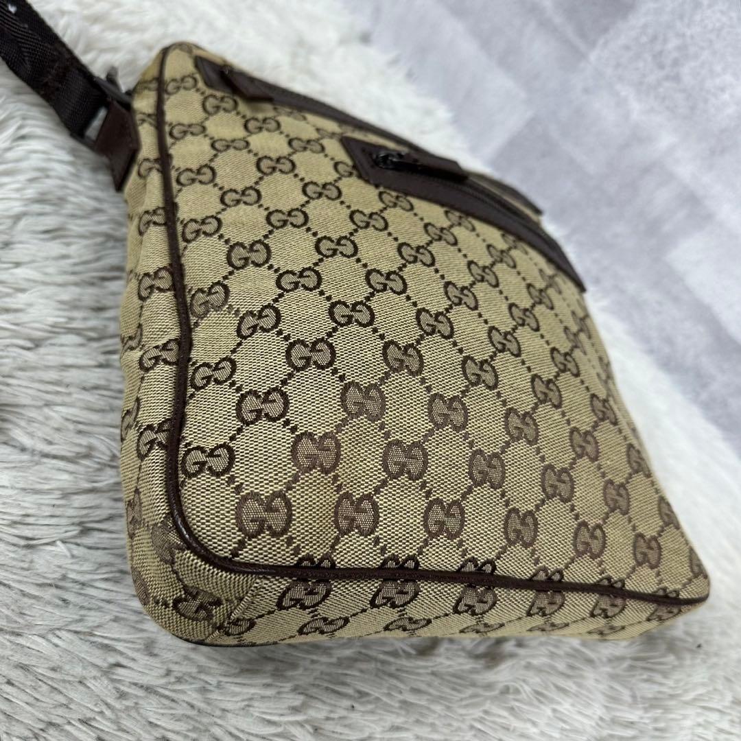 美品 グッチ キャンバス ショルダーバッグ GG柄 ロゴ型押し ファスナー 茶