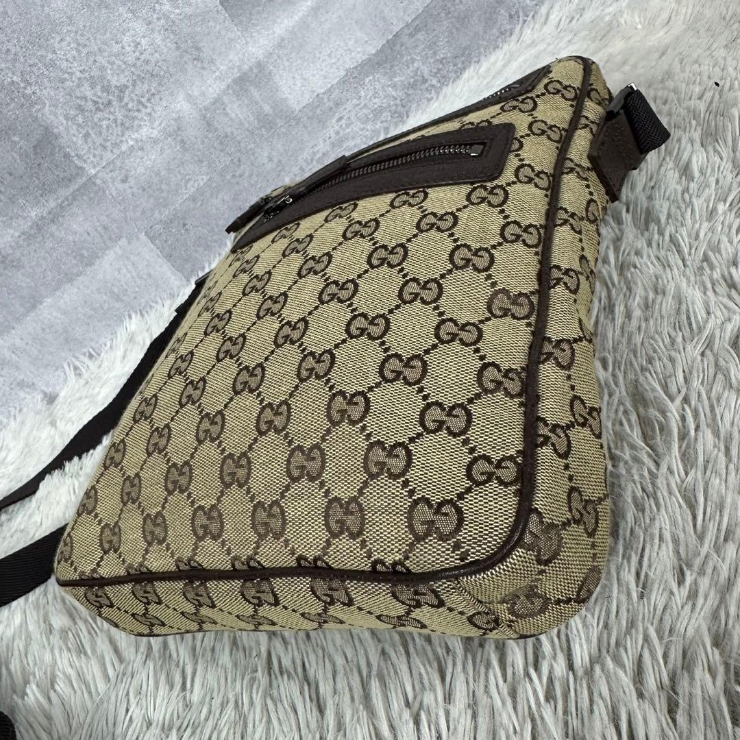 美品 グッチ キャンバス ショルダーバッグ GG柄 ロゴ型押し ファスナー 茶