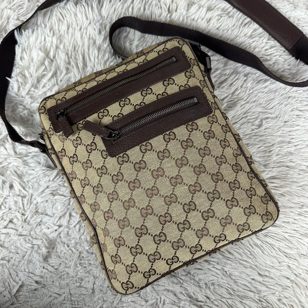 美品 グッチ キャンバス ショルダーバッグ GG柄 ロゴ型押し ファスナー 茶