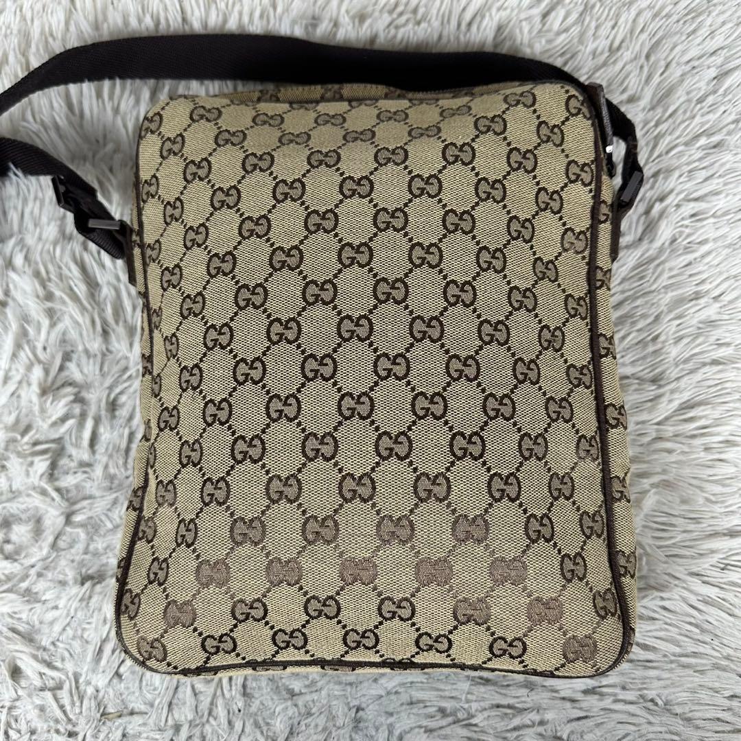 美品 グッチ キャンバス ショルダーバッグ GG柄 ロゴ型押し ファスナー 茶