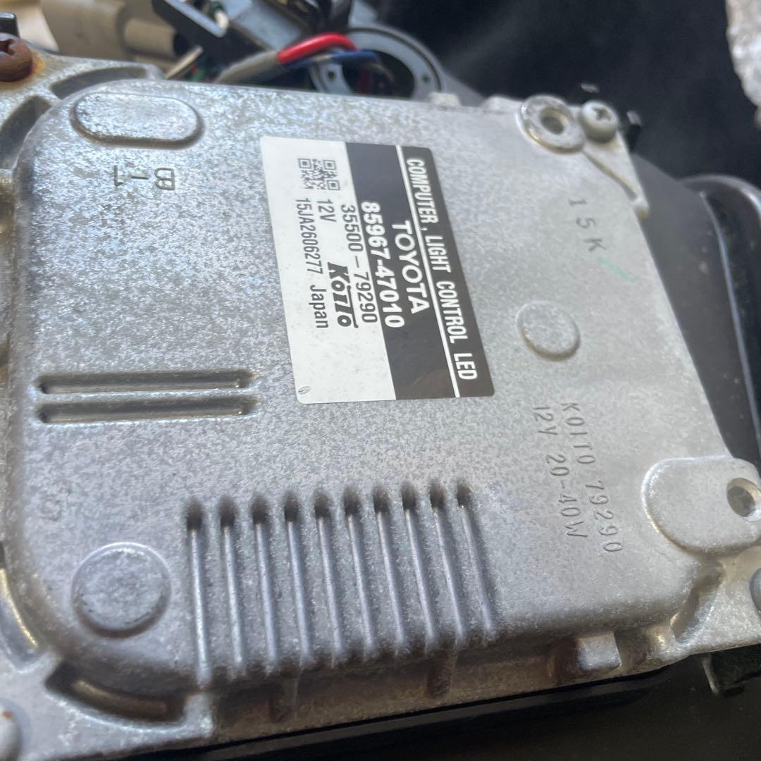 30 前期　プリウス LED ヘッドライト 左右セット コンピューター付き