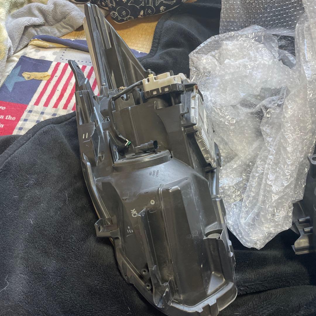 30 前期　プリウス LED ヘッドライト 左右セット コンピューター付き