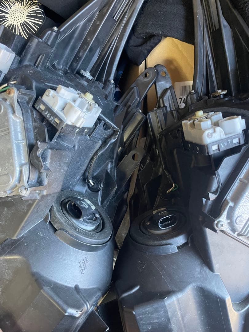 30 前期　プリウス LED ヘッドライト 左右セット コンピューター付き