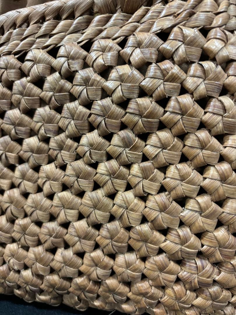 岐阜白川郷産蔓　職人手編み 六角花編み 山葡萄カゴ バッグ　サイズM