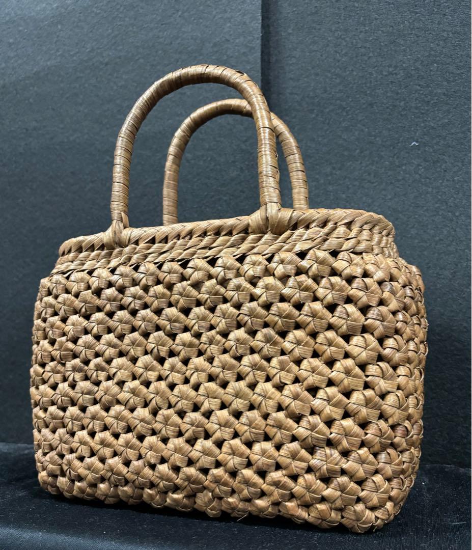 岐阜白川郷産蔓　職人手編み 六角花編み 山葡萄カゴ バッグ　サイズM