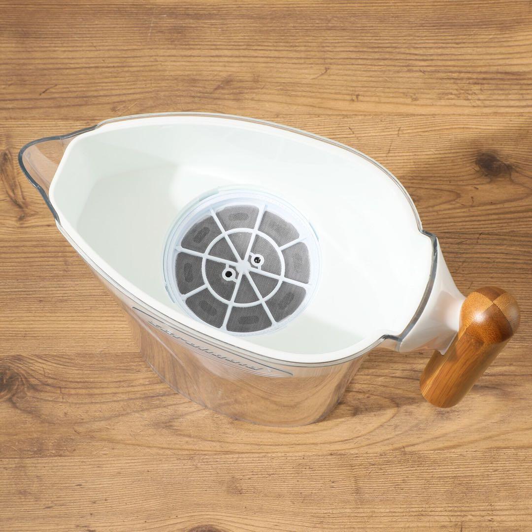 ＺＥＲＯピッチャー ６層浄水フィルター搭載 素材の味を引き立てる ☆災害時にも