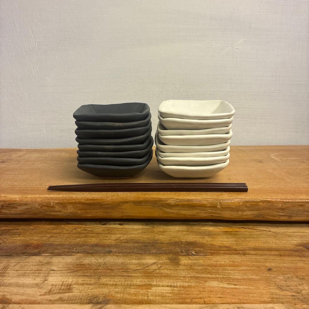 ちゃーさん新品　陶器　陶芸作家　豆皿4個　540