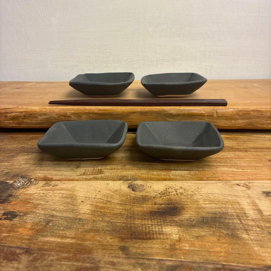 ちゃーさん新品　陶器　陶芸作家　豆皿4個　540