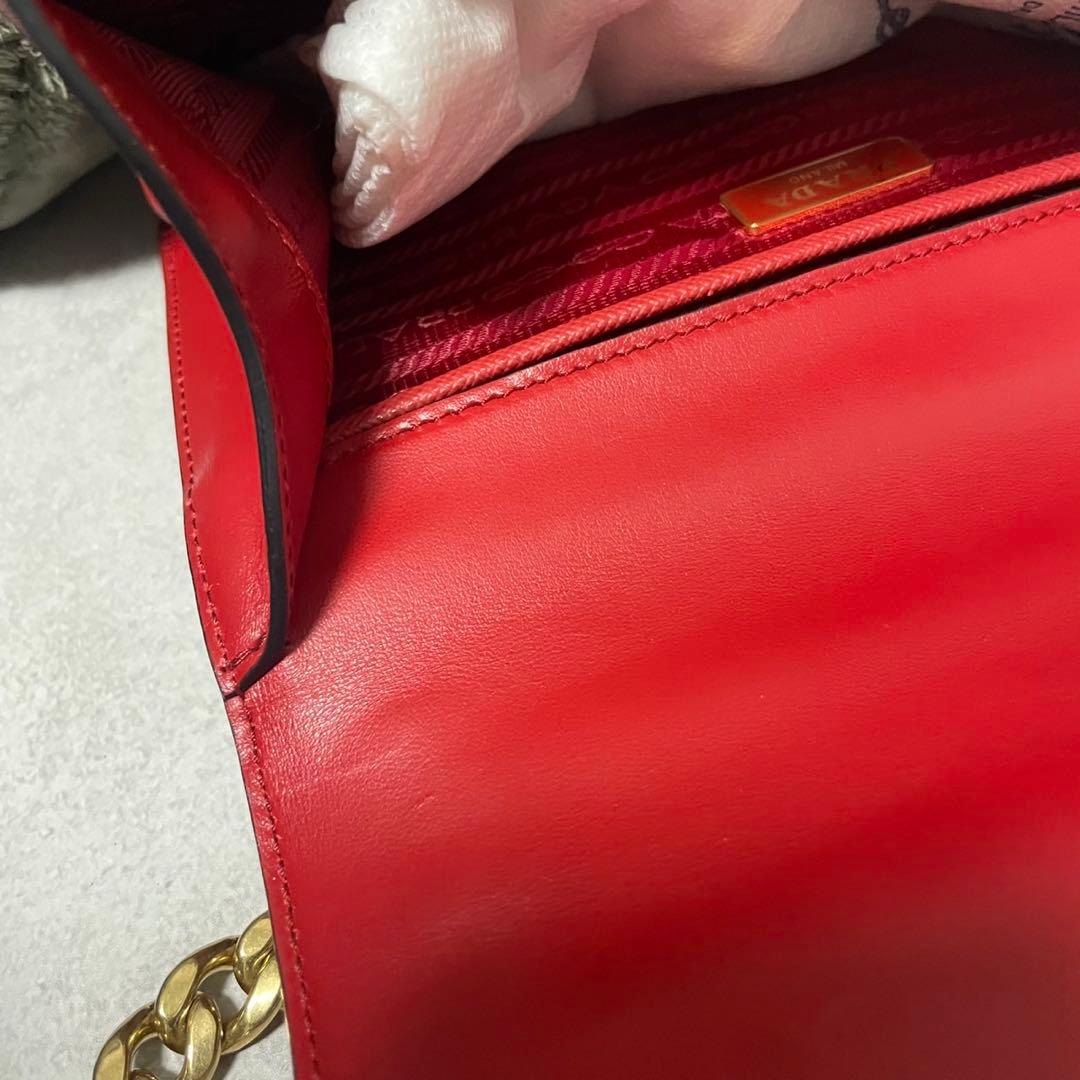 超希少美品⭐︎PRADA プラダ サフィアーノ 赤 レザー ショルダーバッグ