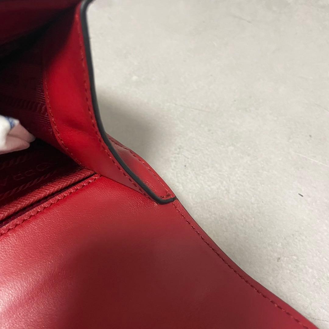 超希少美品⭐︎PRADA プラダ サフィアーノ 赤 レザー ショルダーバッグ