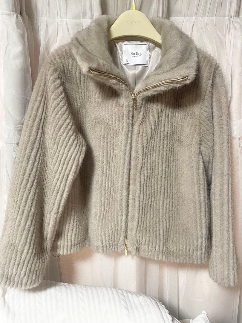 新品未使用 Twila Faux Fur Zip Jacket
