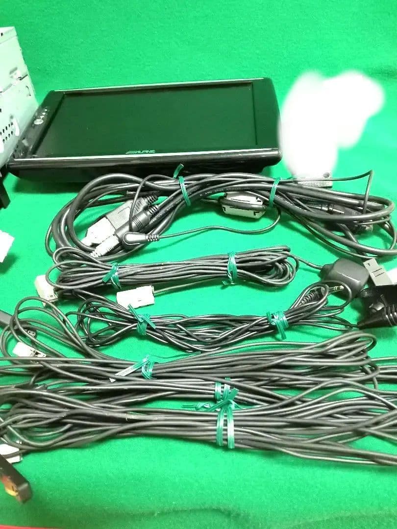 アルパイン8型ナビと9型モニター動作品セット（リヤカメラ付き）