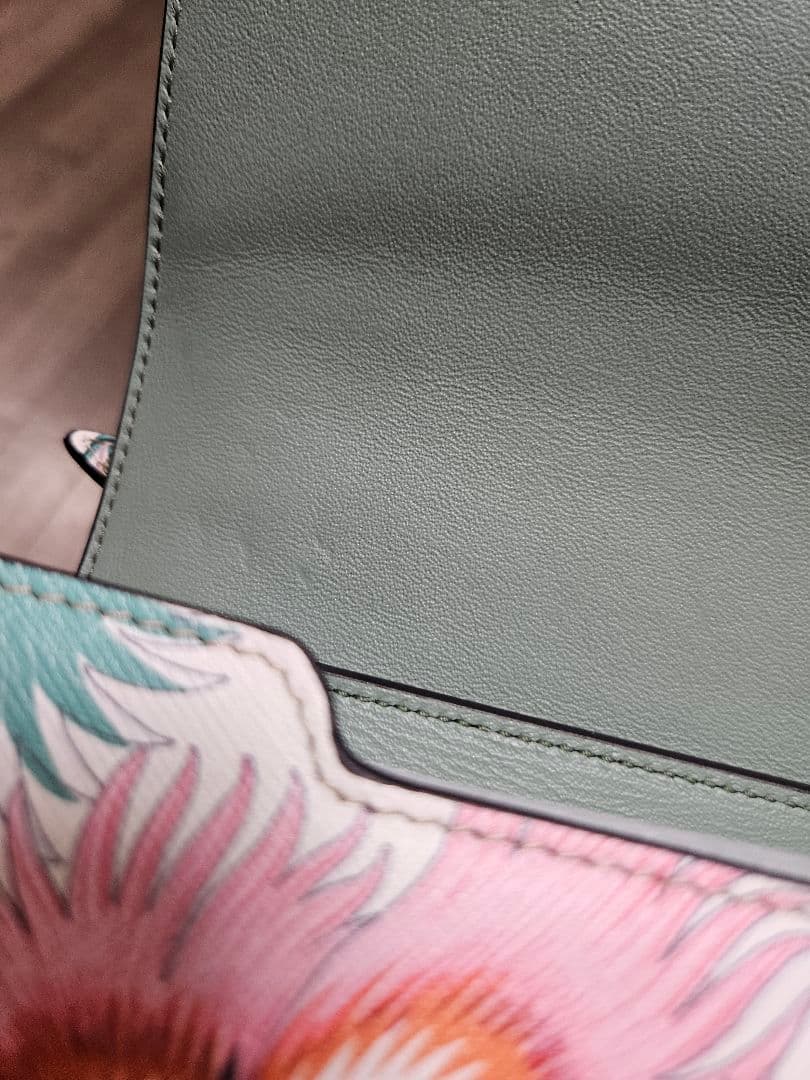 フェラガモ　ショルダーバッグ　値下げ不可