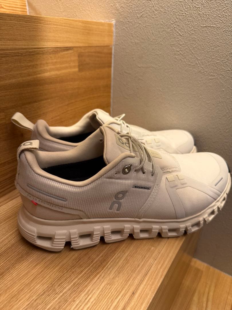 24cm On Cloud Waterproof ホワイト スニーカー