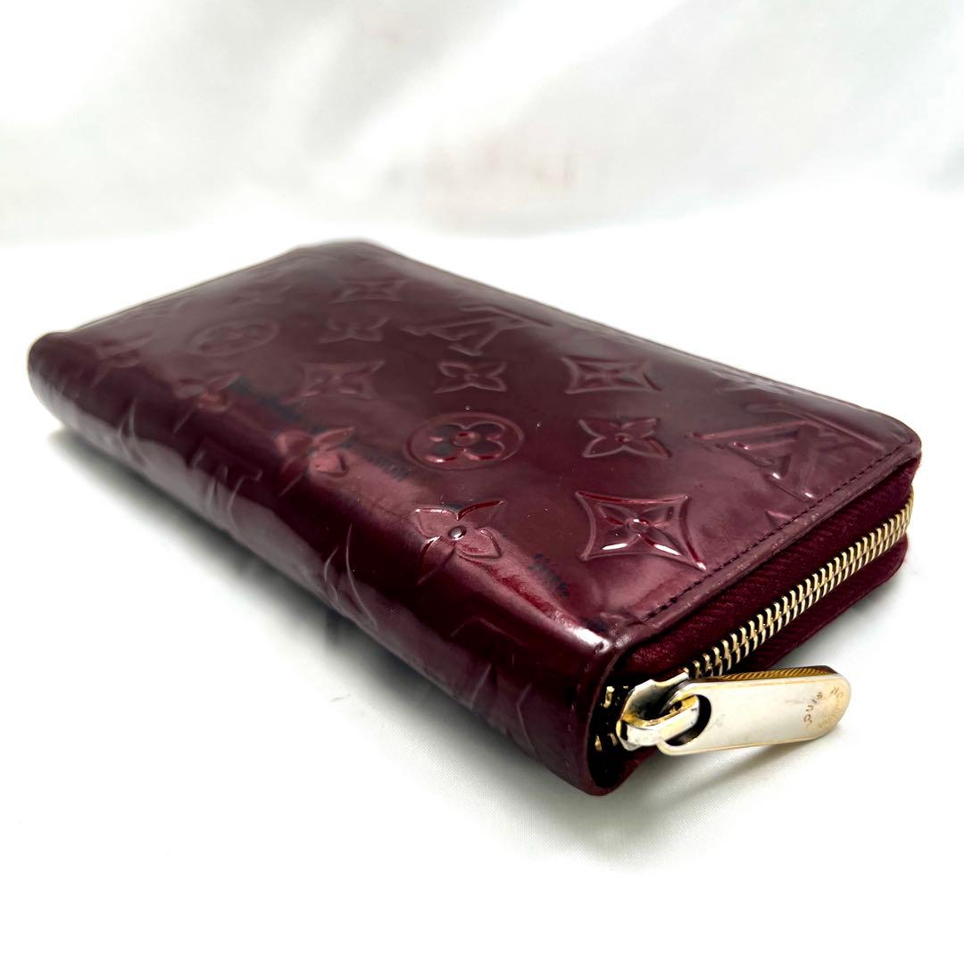ルイヴィトン ヴェルニ ワイン ジッピーウォレット M93522